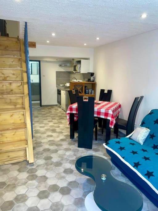 Maison Atypique Dans Circulade Bram Exterior photo
